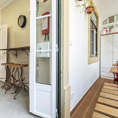 Retro M2 R4 - Lovely Double Room With Shared Bathroom ลิสบอน ภายนอก รูปภาพ