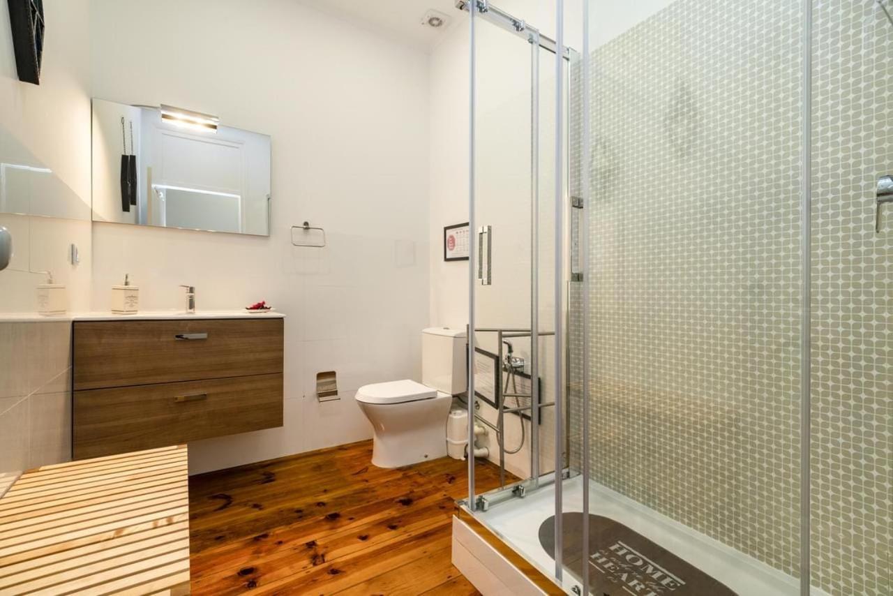 Retro M2 R4 - Lovely Double Room With Shared Bathroom ลิสบอน ภายนอก รูปภาพ