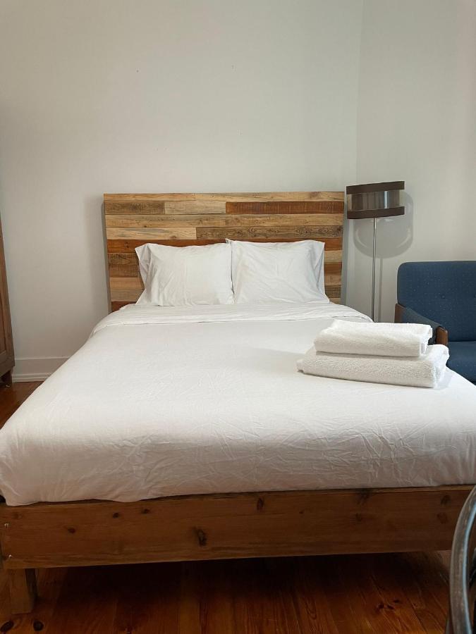Retro M2 R4 - Lovely Double Room With Shared Bathroom ลิสบอน ภายนอก รูปภาพ